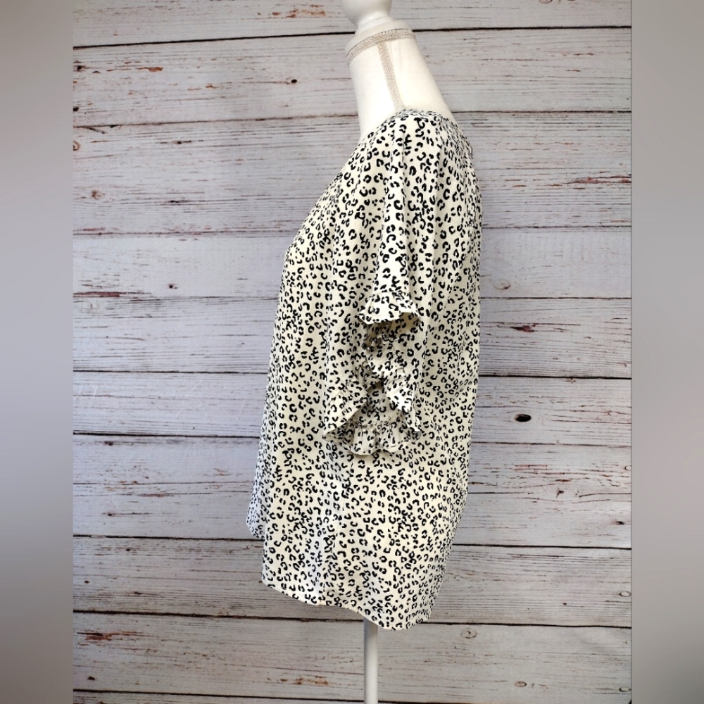 Doe & Rae Animal Print Blouse - Picture 3 of 10